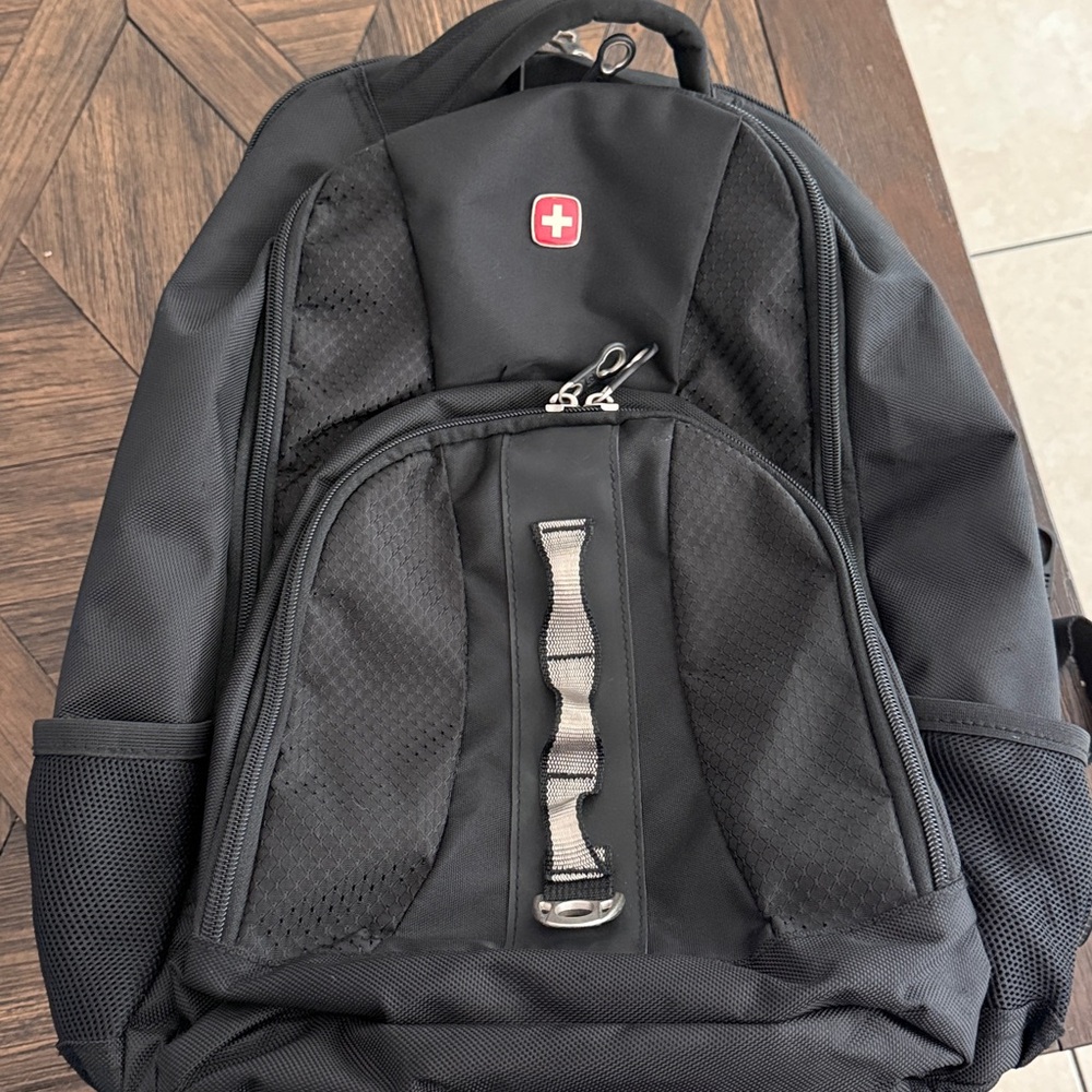 SwissGear ScanSmart 17” Laptop Backpack Black TSA Travel